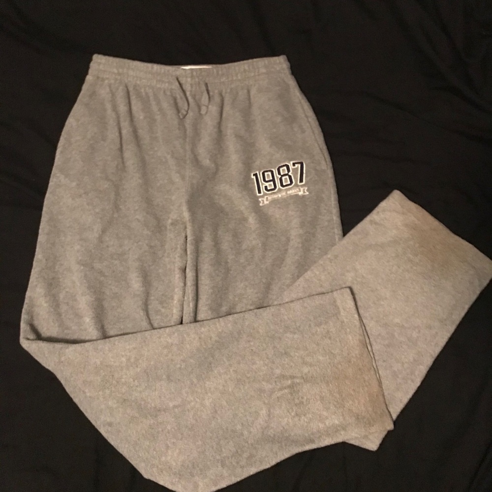 Aeropostale gray sweatpants
